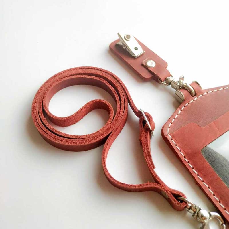Tempat ID Card Kulit Warna Merah